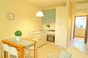Fridge, microwave, oven, stovetop - ONE-ROOM APARTMENT with BALCONY close to the SEA (Santo Stefano al mare)