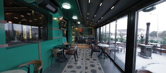 Sapran Deluxe Hotel