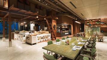 Daily buffet breakfast (THB 650 per person)