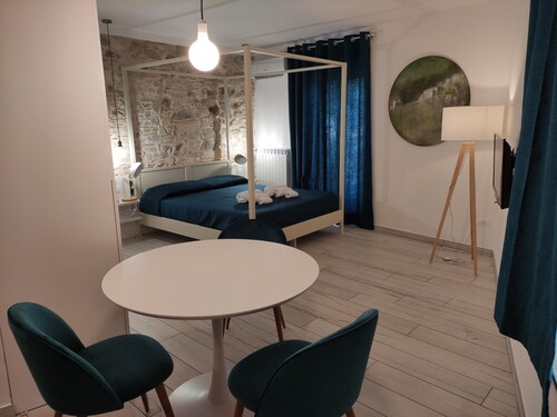 B & b Badolato Gallery--the art of the seaside village