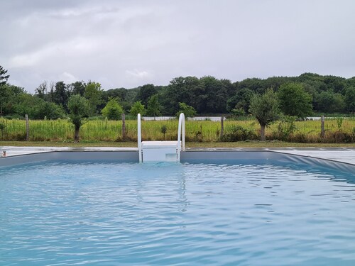 Escapade Nature : Maison et Lofts Privés avec Piscine, Étang de Pêche et Grandes Terrasses