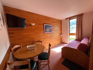 Room - Functional divisible studio near slopes, sleeps 4 (Plagne Bellecôte)