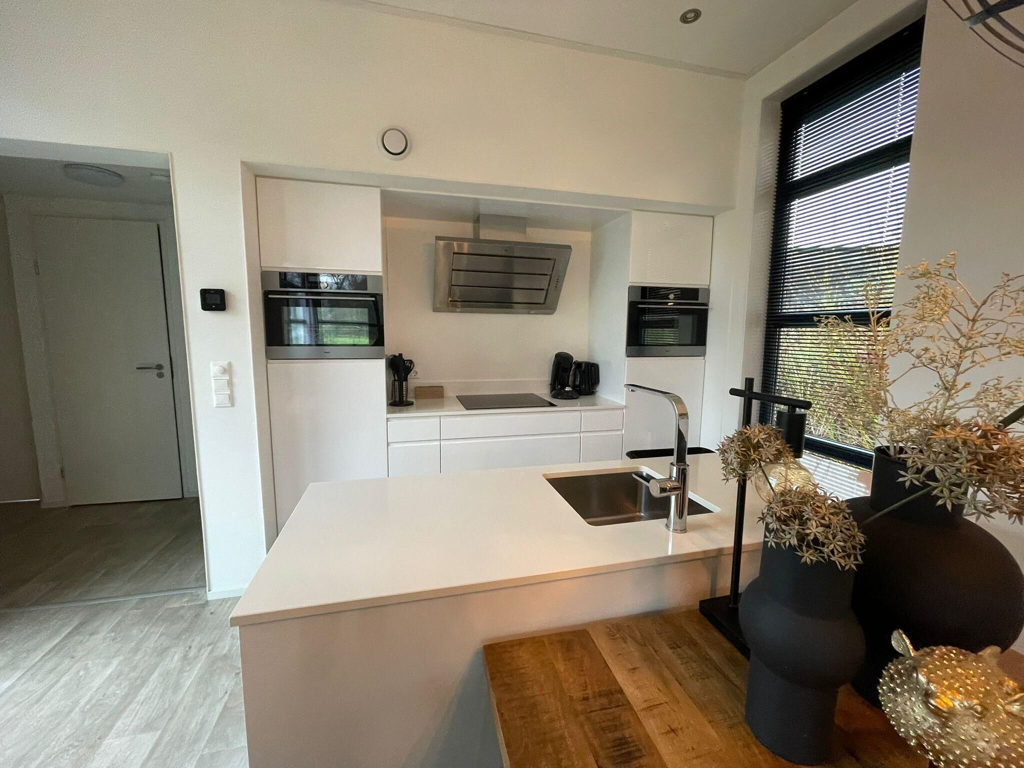 冷蔵庫、電子レンジ、コンロ、食器洗い機