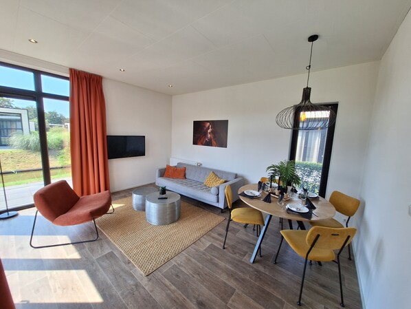 Living area - Chalet with 2 bedrooms and a terrace (Velsen-Zuid)