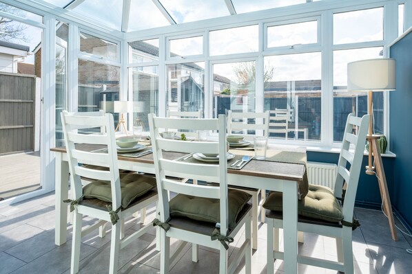 Premium House, Private Bathroom, Garden View (4 bed 2 bath house) | Dining - Gatwick Place (Horley)