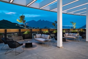 2 quầy bar/khu lounge 