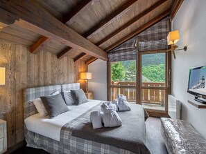3 bedrooms, free WiFi, bed sheets