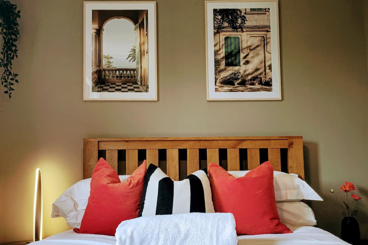 Premium House, Ensuite, Garden View (3 bed 1 bath house)