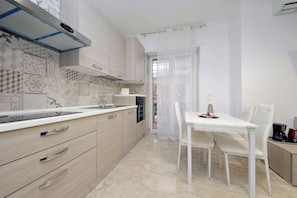 Fridge, microwave, oven, stovetop