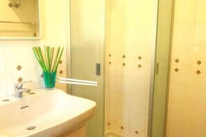 Combinazione doccia/vasca, asciugacapelli, bidet, asciugamani