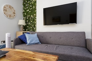 Appartamento, bagno in camera, vista giardino (City View Apartment ) | Lounge