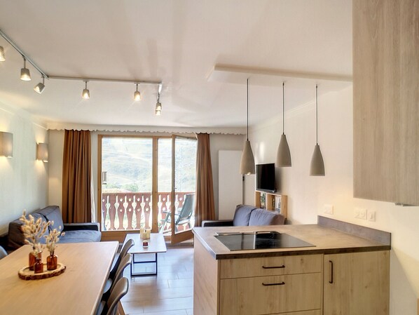 Interior - Stunning 3 Room 6 Pers, Ski-in/Ski-out, 2 Bed, South (Les Menuires)