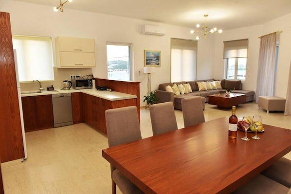 Apartment | Living area