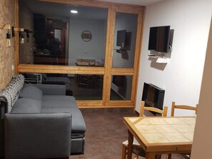 TV