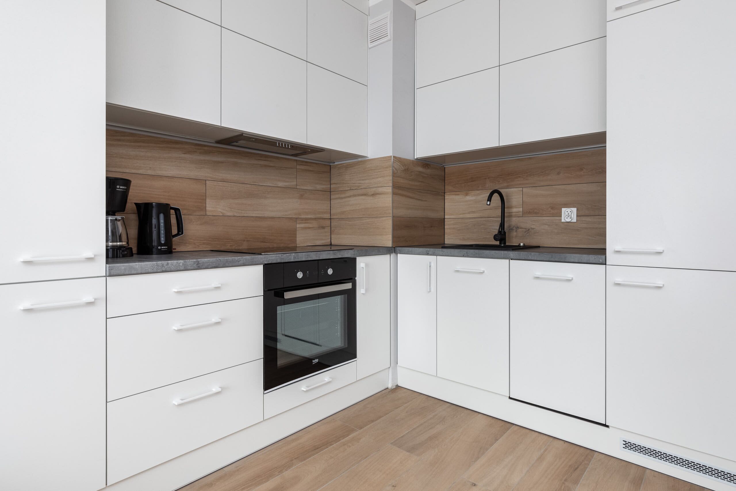 Réfrigérateur, four, plaque de cuisson, lave-vaisselle