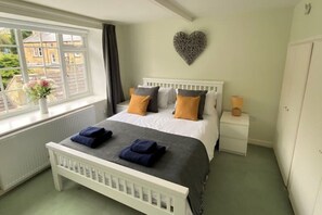 3 bedrooms, iron/ironing board, travel crib, free WiFi - Fantastic cottage in the heart of Pateley Bridge (Pateley Bridge)