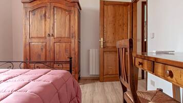 2 camere, insonorizzazione, ferro/asse da stiro, Wi-Fi gratuito