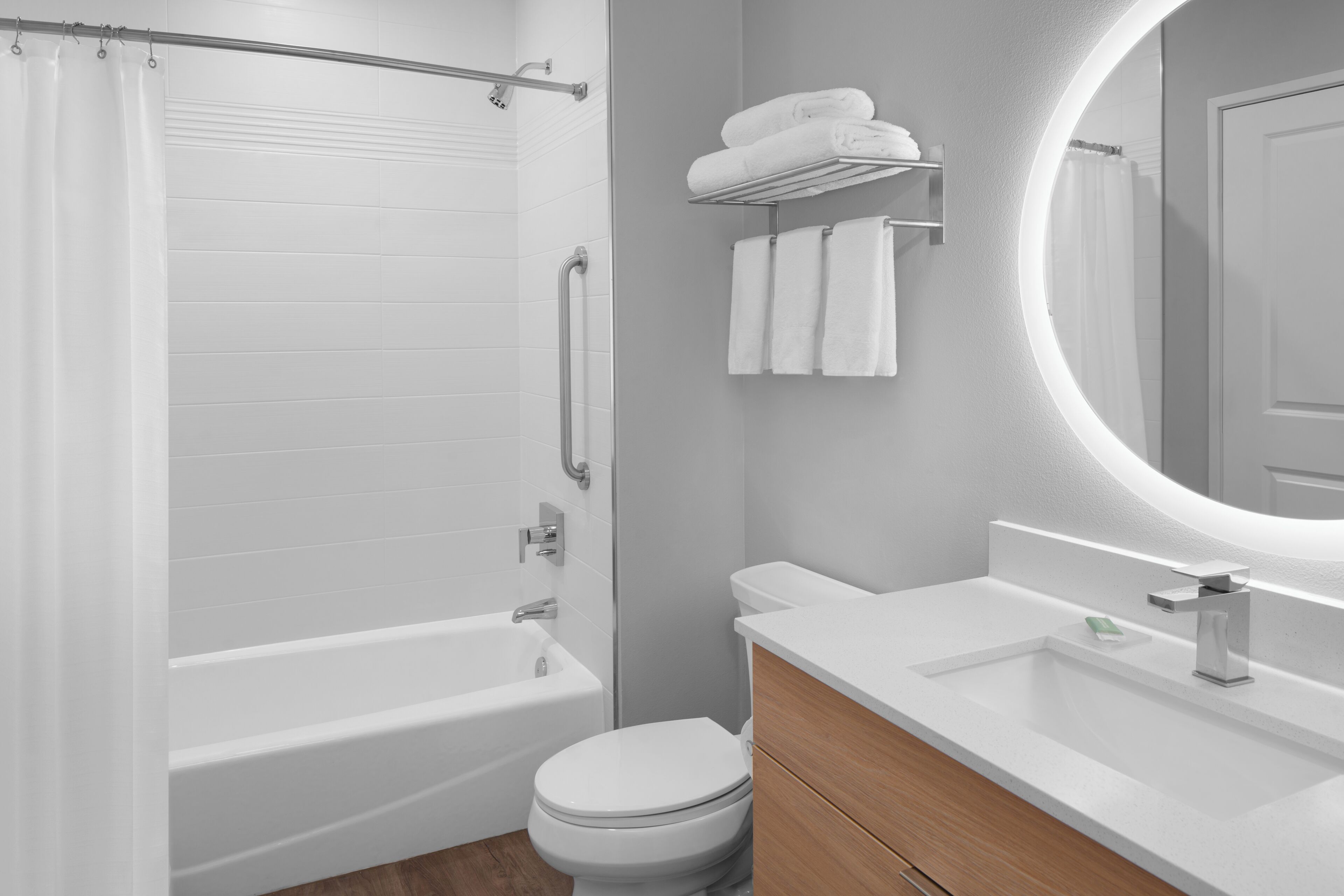 免費盥洗用品、吹風機、毛巾、肥皂