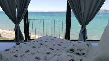 Panoramic-Apartment, Meerblick | 1 Schlafzimmer, kostenloses WLAN, Bettwäsche