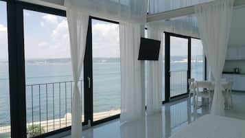 Panoramic-Apartment, Meerblick | 1 Schlafzimmer, kostenloses WLAN, Bettwäsche