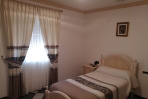 4 quartos, ferros/tábuas de passar roupa, Wi-Fi de cortesia