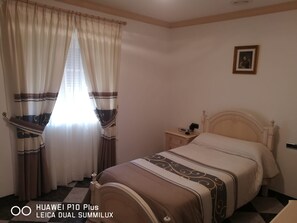 4 bedrooms, iron/ironing board, free WiFi, bed sheets