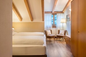 2 slaapkamers, een strijkplank/strijkijzer, gratis wifi, beddengoed