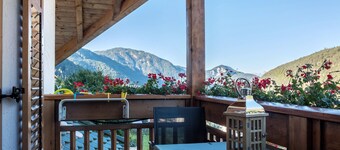 'Lotschenhof Apartment Margerite' with Mountain View, Garden & Wi-Fi