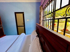 スタンダード ルーム | 遮光カーテン、WiFi (無料)、ベッドシーツ