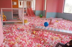 Children's play area - indoor - Stay.Plus Splash of Glam Lavington (Nairobi)