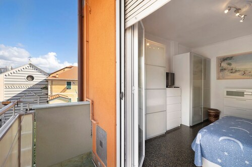 Apartment "A due passi dal mare" with Mountain View, Balcony & Wi-Fi