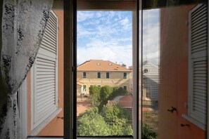 Interior - Apartment "A due passi dal mare" with Mountain View, Balcony & Wi-Fi (Pietra Ligure)