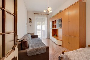 TV - Apartment "A due passi dal mare" with Mountain View, Balcony & Wi-Fi (Pietra Ligure)