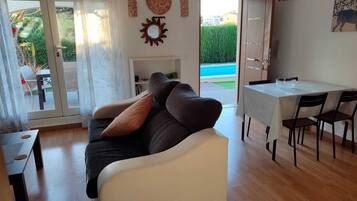 TV, fireplace, DVD player, table tennis