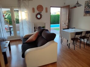 TV, fireplace, DVD player, table tennis - Villa 'Oleanda' with Private Pool & Wi-Fi (Alcúdia)