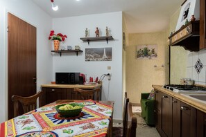 Dining - Apartment 'Le Rondini' with Wi-Fi and A/C (Siculiana)