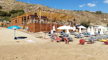 Una spiaggia nelle vicinanze
