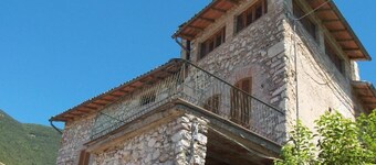 VILLA RUSTICA CON BEL VEDERE SULLA VALLE UMBRA