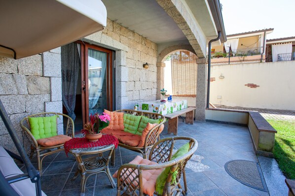 تناول الطعام بالخارج