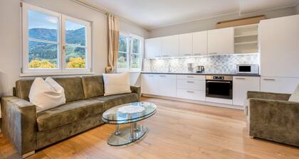 Ferienwohnung 'Alpen Living - 2. Stock' mit Bergblick, Whirlpool und WLAN
