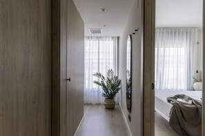 Apartment, 2 Bedrooms | Laptop workspace, blackout drapes, soundproofing, free cribs/infant beds - Líbere Pamplona Yamaguchi (Pamplona)