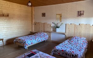 2 bedrooms, travel cot, bed sheets