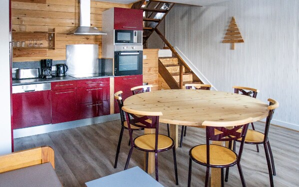 Fridge, microwave, dishwasher, coffee/tea maker - Welcome to Genets du Sancy (BESSE-ET-SAINT-ANASTAISE)