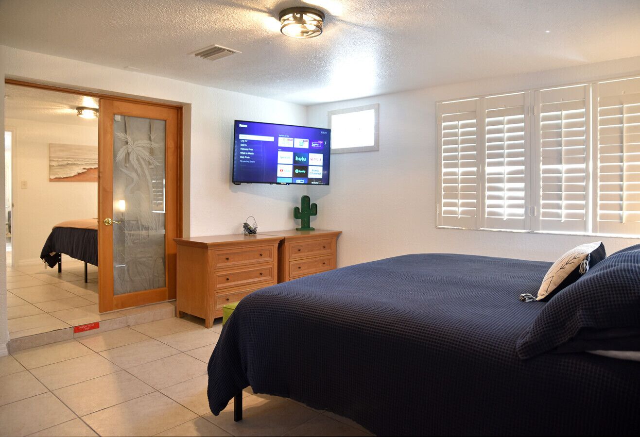 2 多间卧室、办公桌、熨斗/熨衣板、WiFi