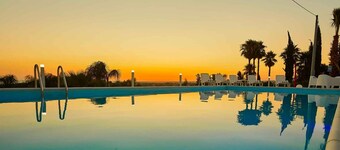 "Villa Sara" with Sea View, Pool & Wi-Fi