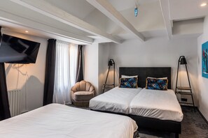 Habitación cuádruple estándar | Wifi gratis y ropa de cama