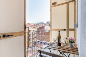 Dining - GuestHost - Comfortable 60 sqm apartment that can accommodate up to 4 people located on the fifth floor of a building with lift (not suitable for people with disabilities). The property is located in the Borgo Sanzio neighborhood, a residential neighborh (Catania)