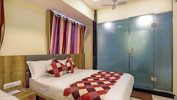 Free WiFi, bed sheets