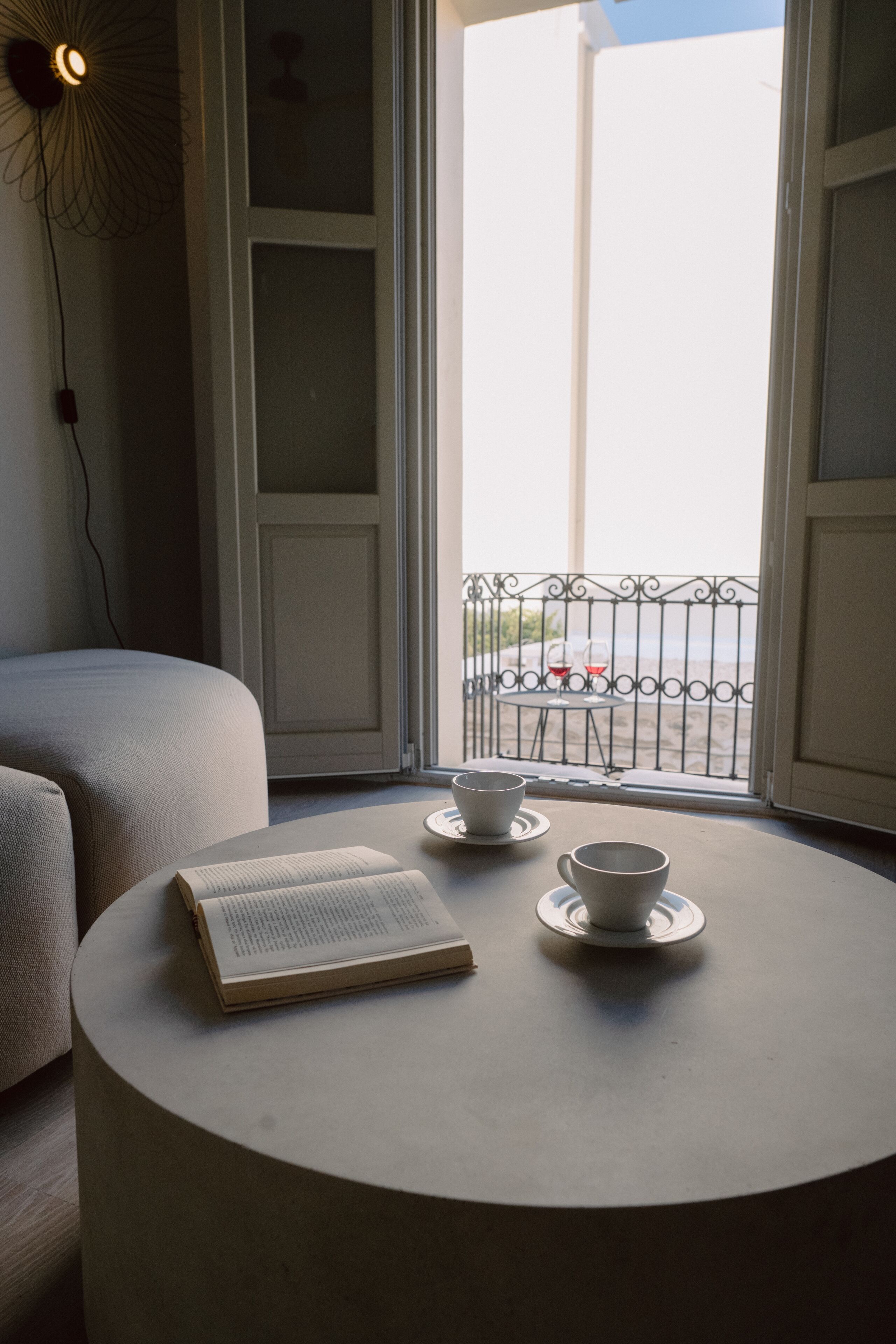 Deluxe Studio Suite | Iron/ironing board, free WiFi, bed sheets