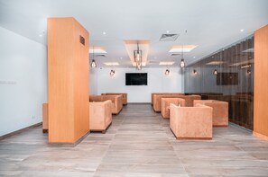 2 bars/lounges - Soaltee Westend Resort Chitwan (Bharatpur)